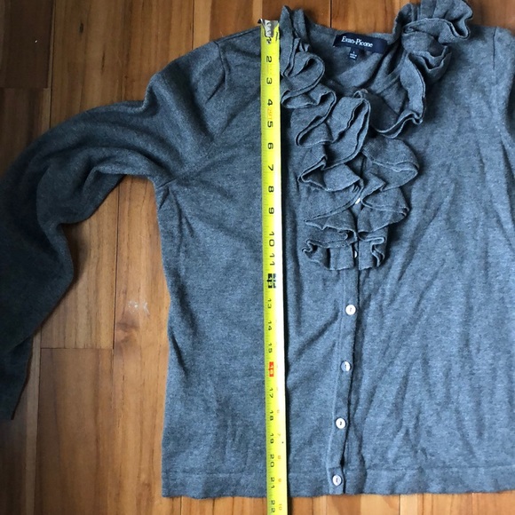 Evan-Picone ruffle cardigan - Picture 4 of 5